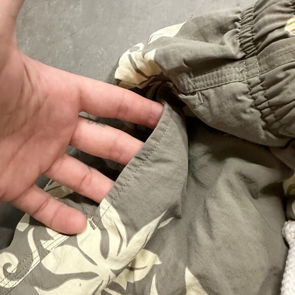 Tommy Bahama Shorts Mens Large Purple Floral Lined Swim Swimming Trunks Marlin L - Picture 5 of 9